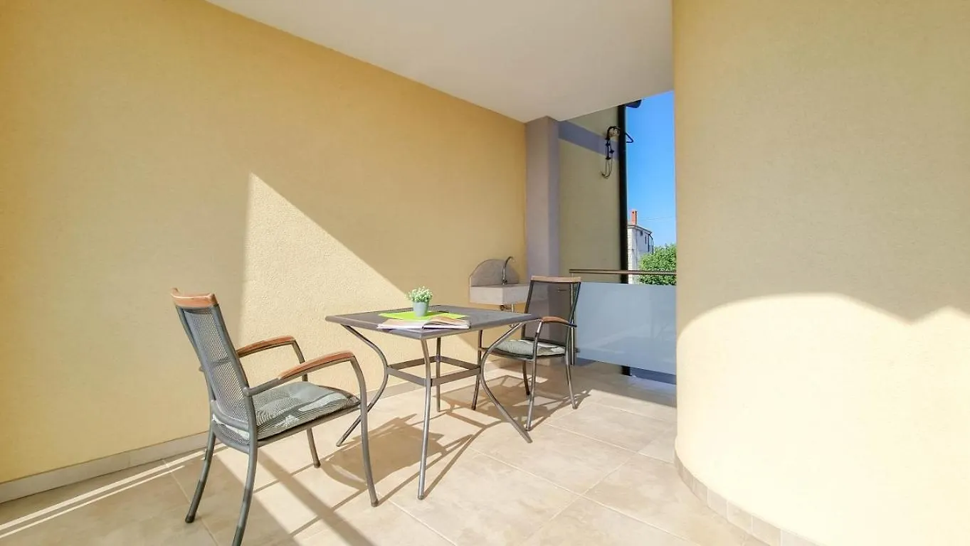 Silos Oliva Apartment Novigrad