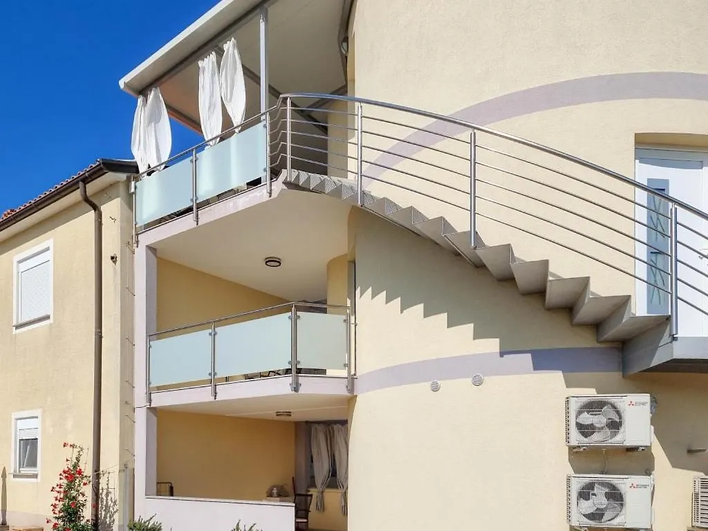 Silos Oliva Apartment Novigrad   Novigrad (Istria)