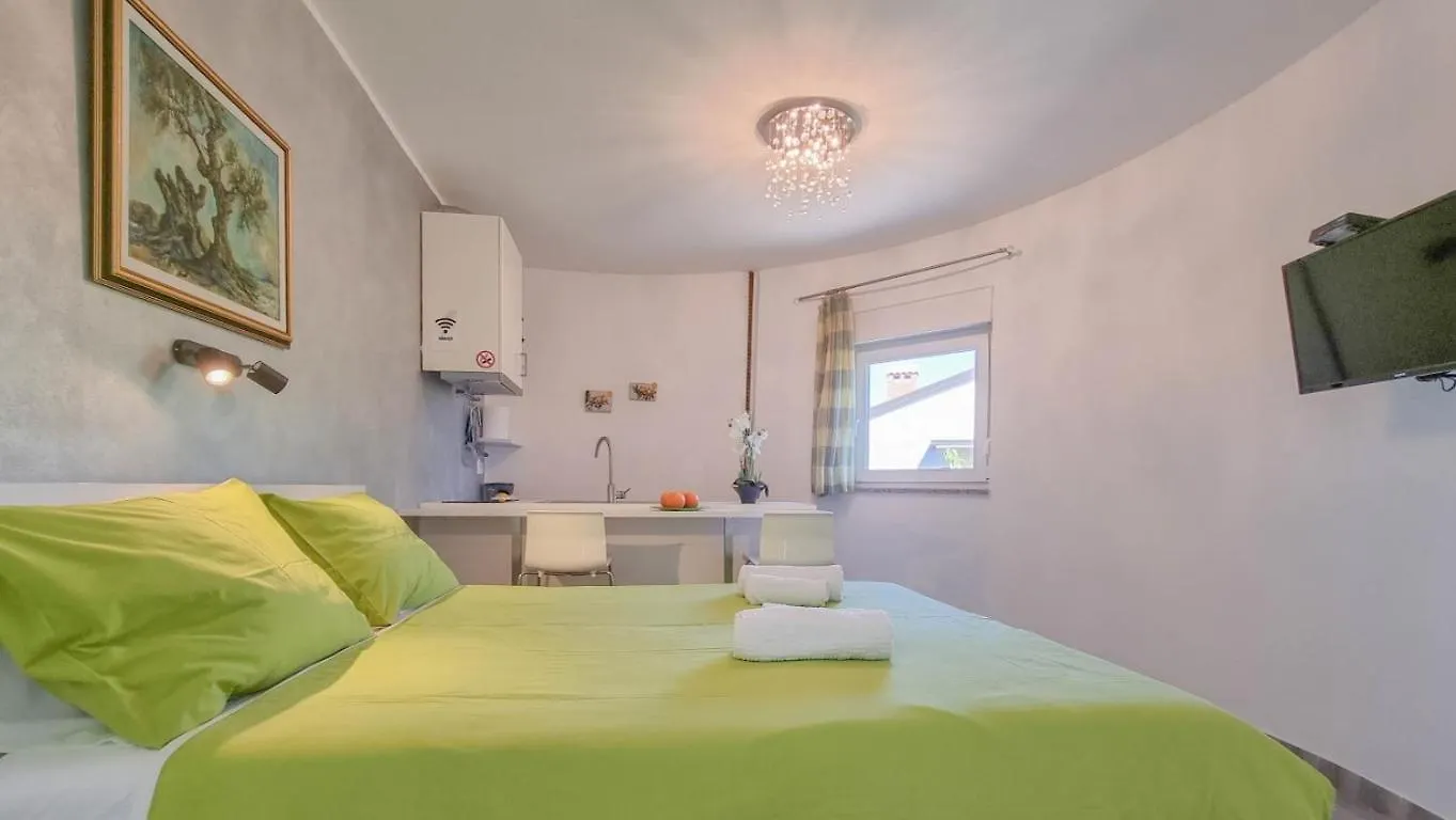 Silos Oliva Apartment Novigrad