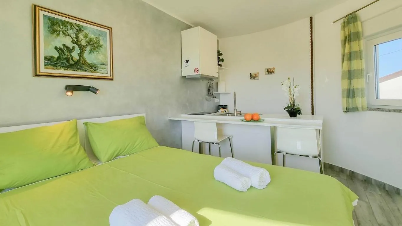 Silos Oliva Apartment Novigrad