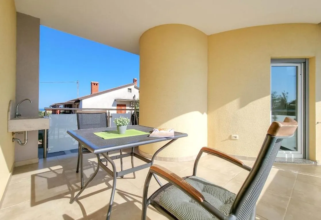 Silos Oliva Apartment Novigrad